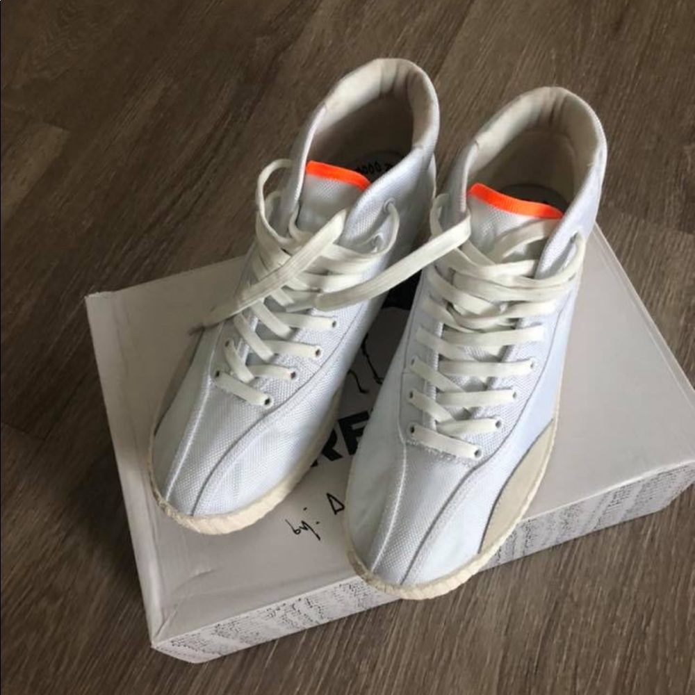 UNISEX TRETORN WHITE HIGH TOPS